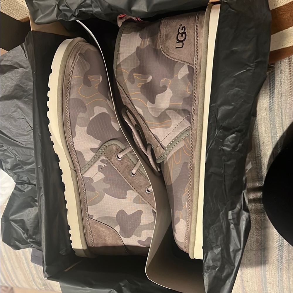 UGG Green and Gray Boots Mid-Top Comfort